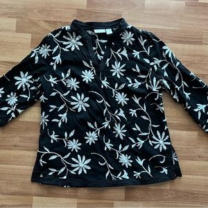Embroidered Black & White Floral Tunic Shirt, Size 1X, XL, Tweeds Women brand